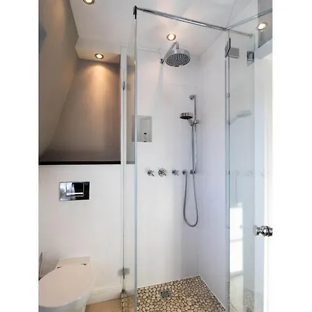 In With Swimming Pool Tatil Evi